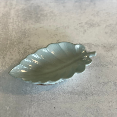 Leaf Concrete Dish