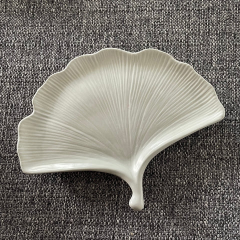 Ginkgo Leaf Concrete Dish